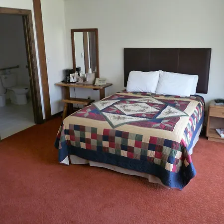 Riverbank Lodge