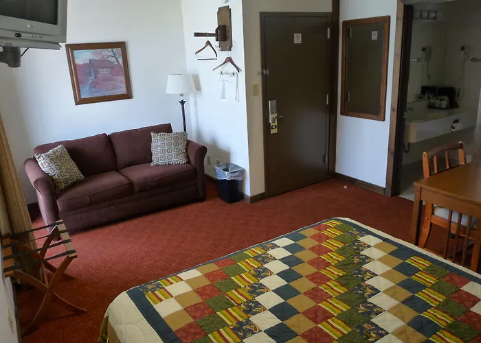 Riverbank Hotel