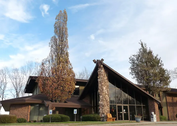 Riverbank Hotel 3*