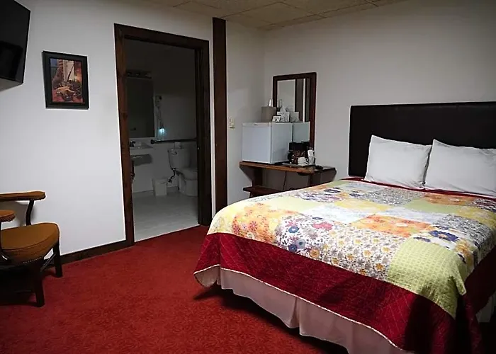 Hotel Riverbank 3*