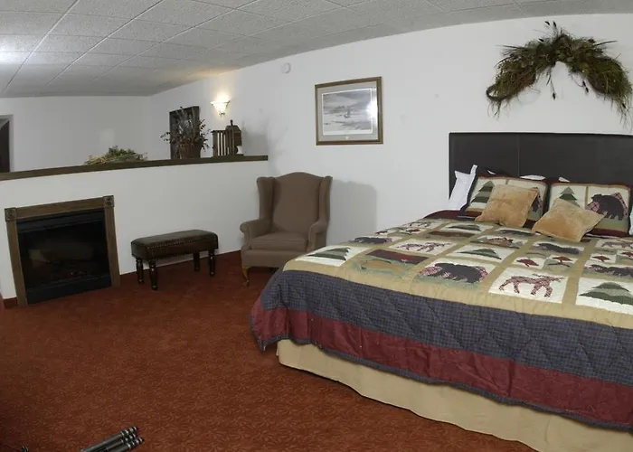 Riverbank Hotel 3*