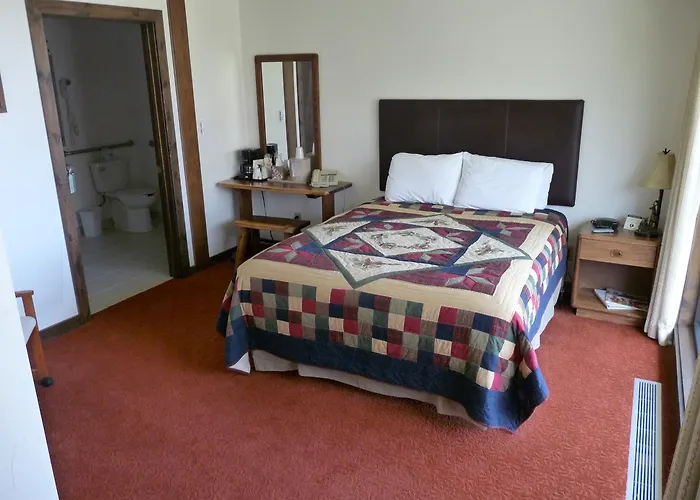 Riverbank Hotel